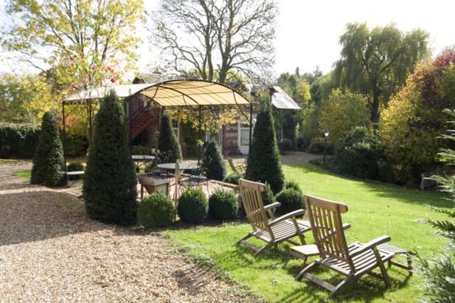 Bed & Breakfast Le Domaine Des Pres Du Hom 4*