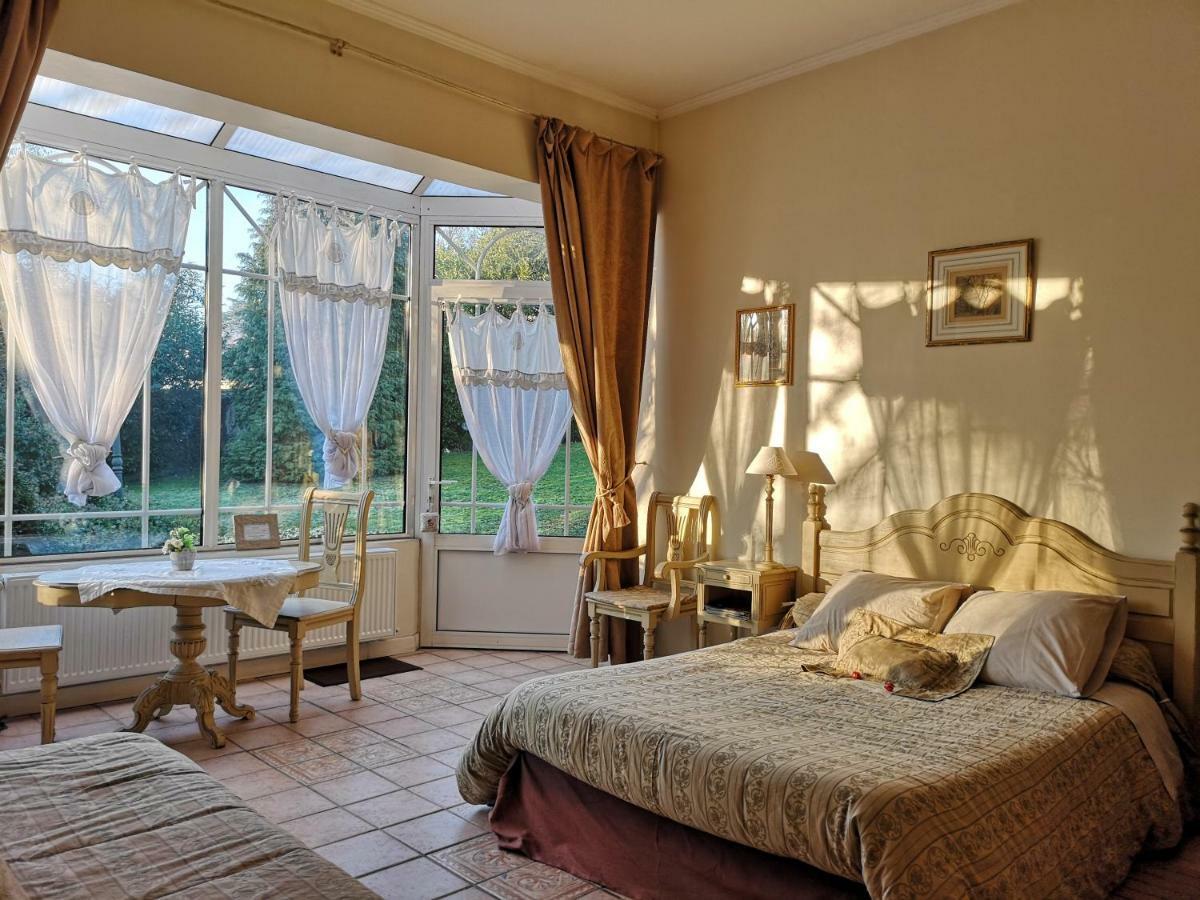 Bed & Breakfast Le Domaine Des Pres Du Hom 4*