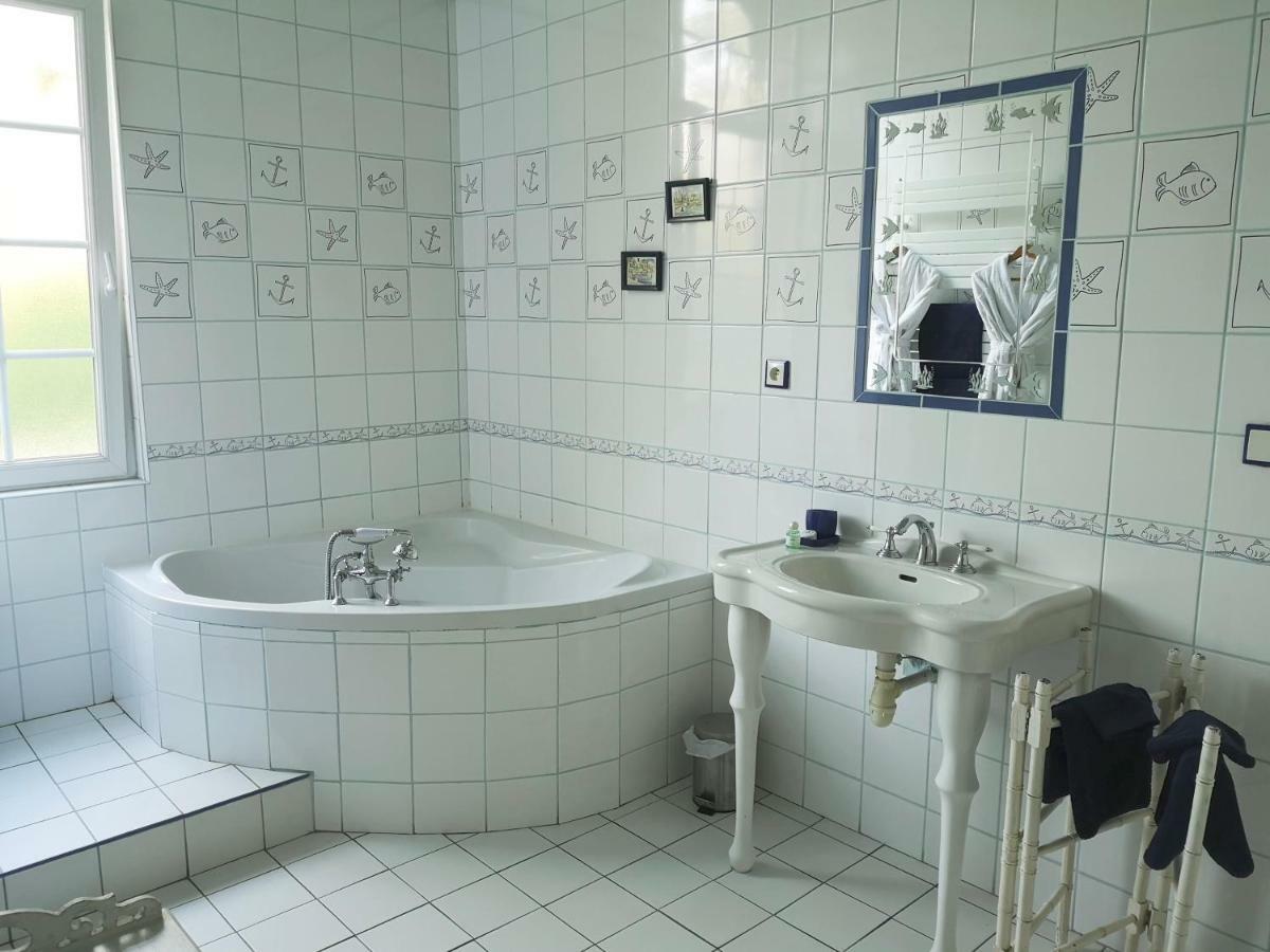 Le Domaine Des Pres Du Hom Bed & Breakfast Bézu-Saint-Éloi